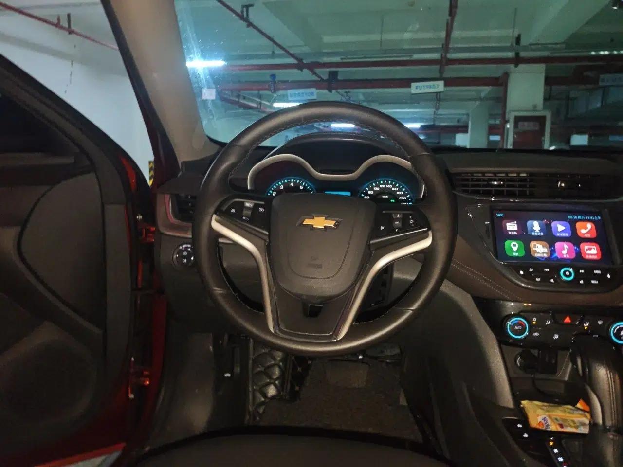 Chevrolet Malibu 2016 2.0L Automatic Luxury Edition — миниатюра 11