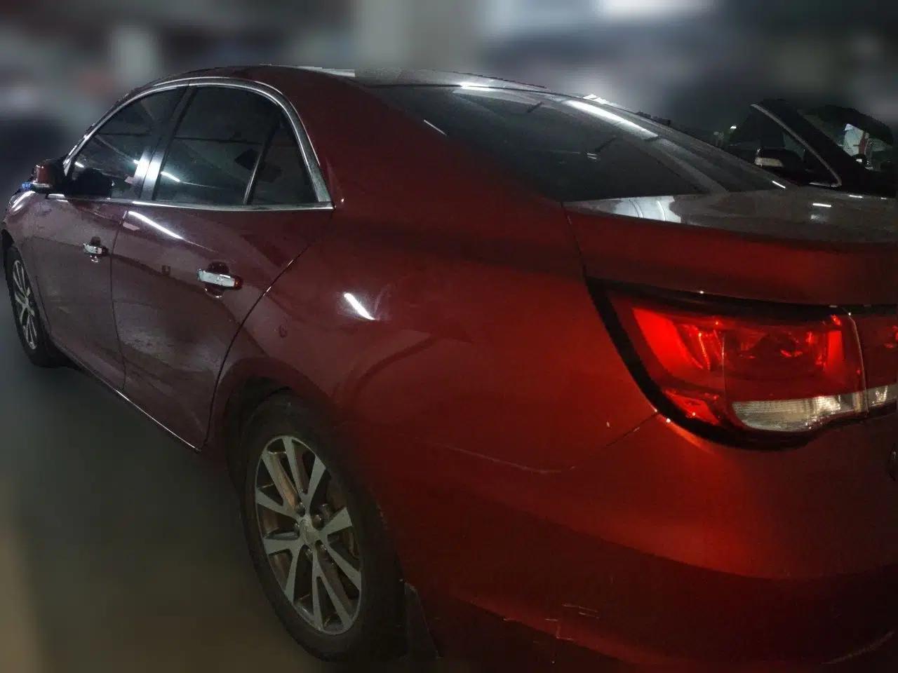 Chevrolet Malibu 2016 2.0L Automatic Luxury Edition — миниатюра 4