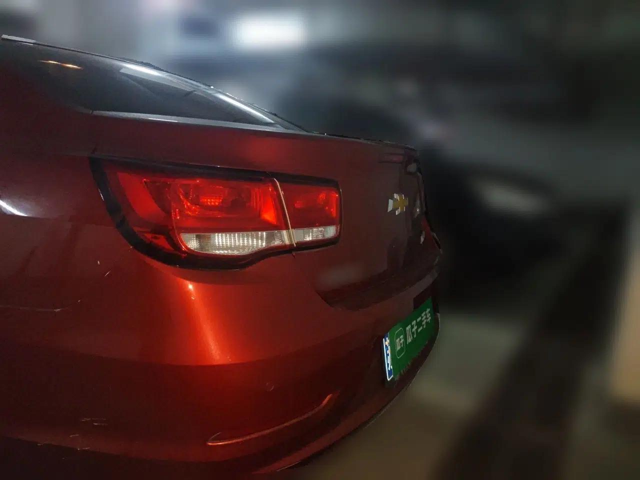 Chevrolet Malibu 2016 2.0L Automatic Luxury Edition — миниатюра 5