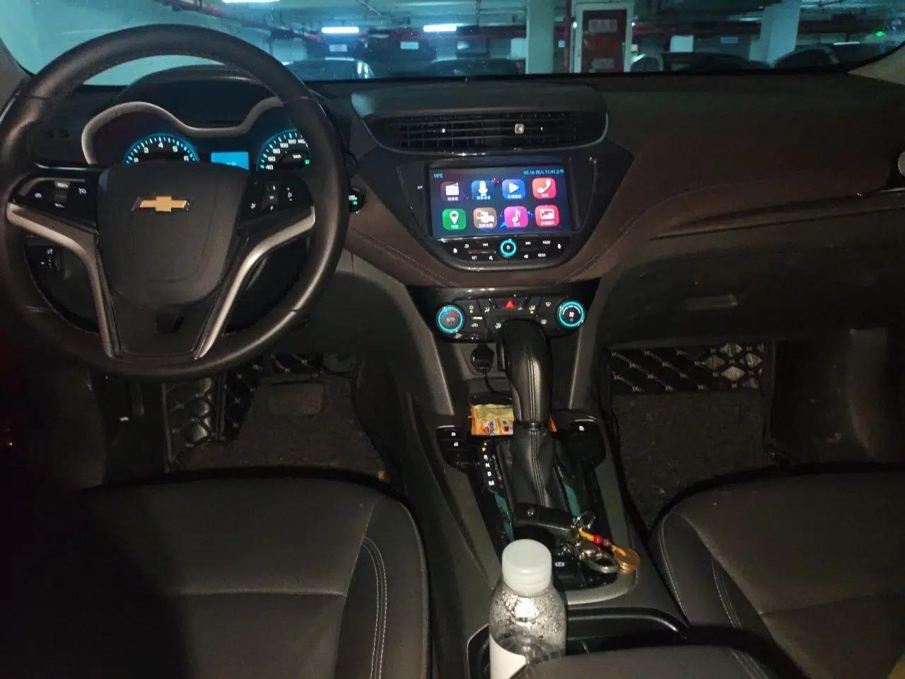Chevrolet Malibu 2016 2.0L Automatic Luxury Edition — миниатюра 10