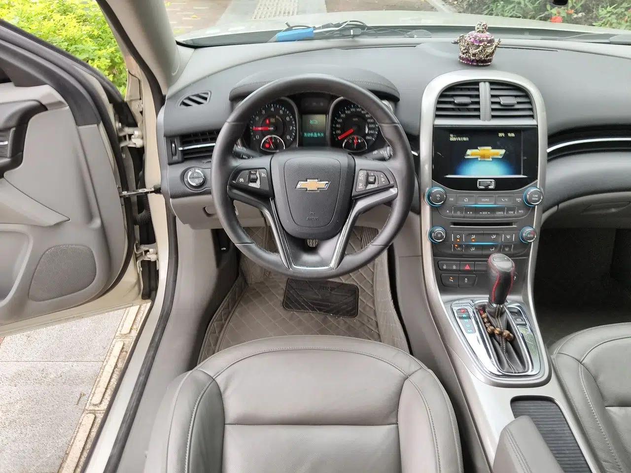 Chevrolet Malibu 2014 2.0L Automatic Luxury Edition — миниатюра 11