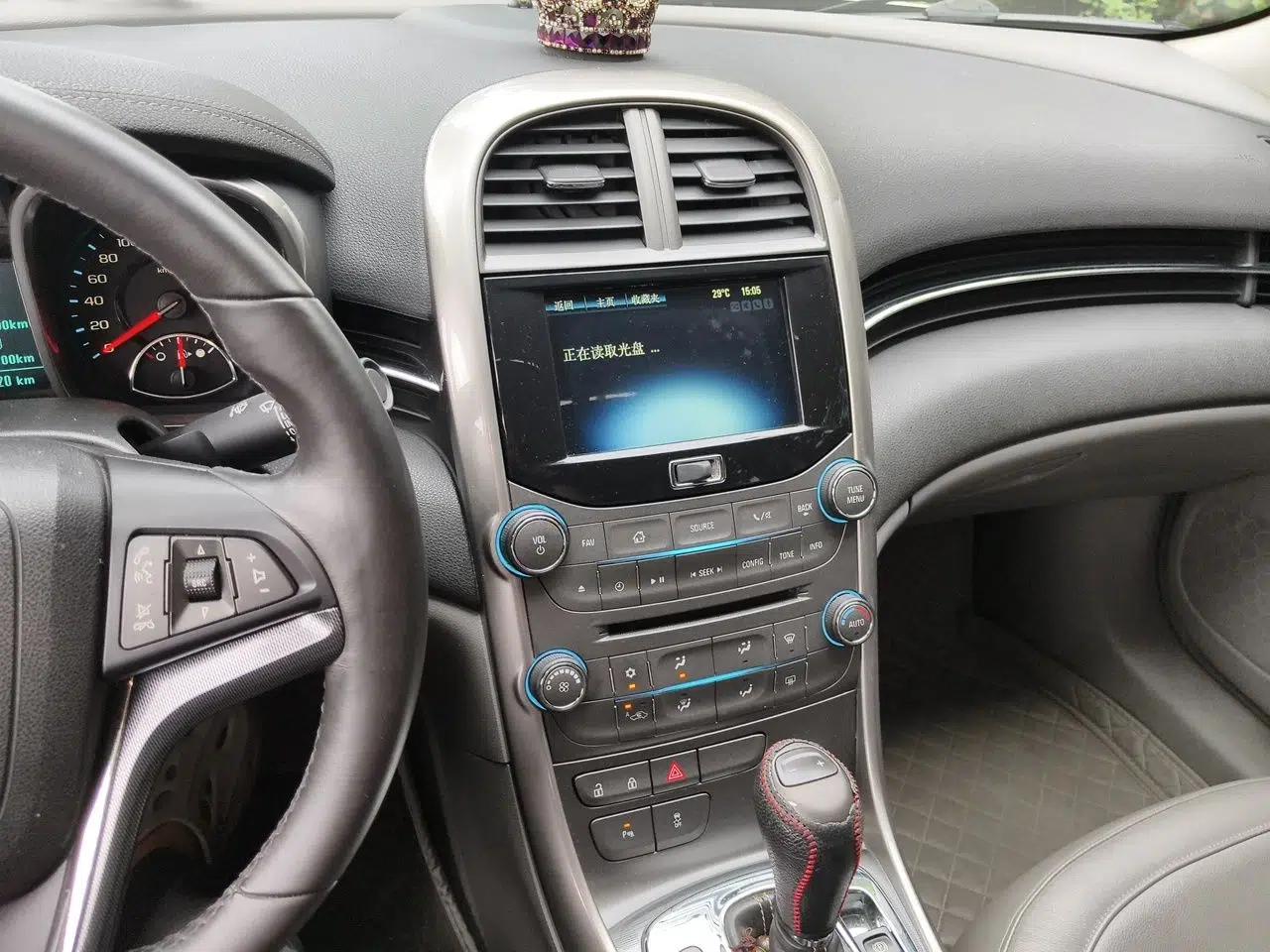 Chevrolet Malibu 2014 2.0L Automatic Luxury Edition — миниатюра 14