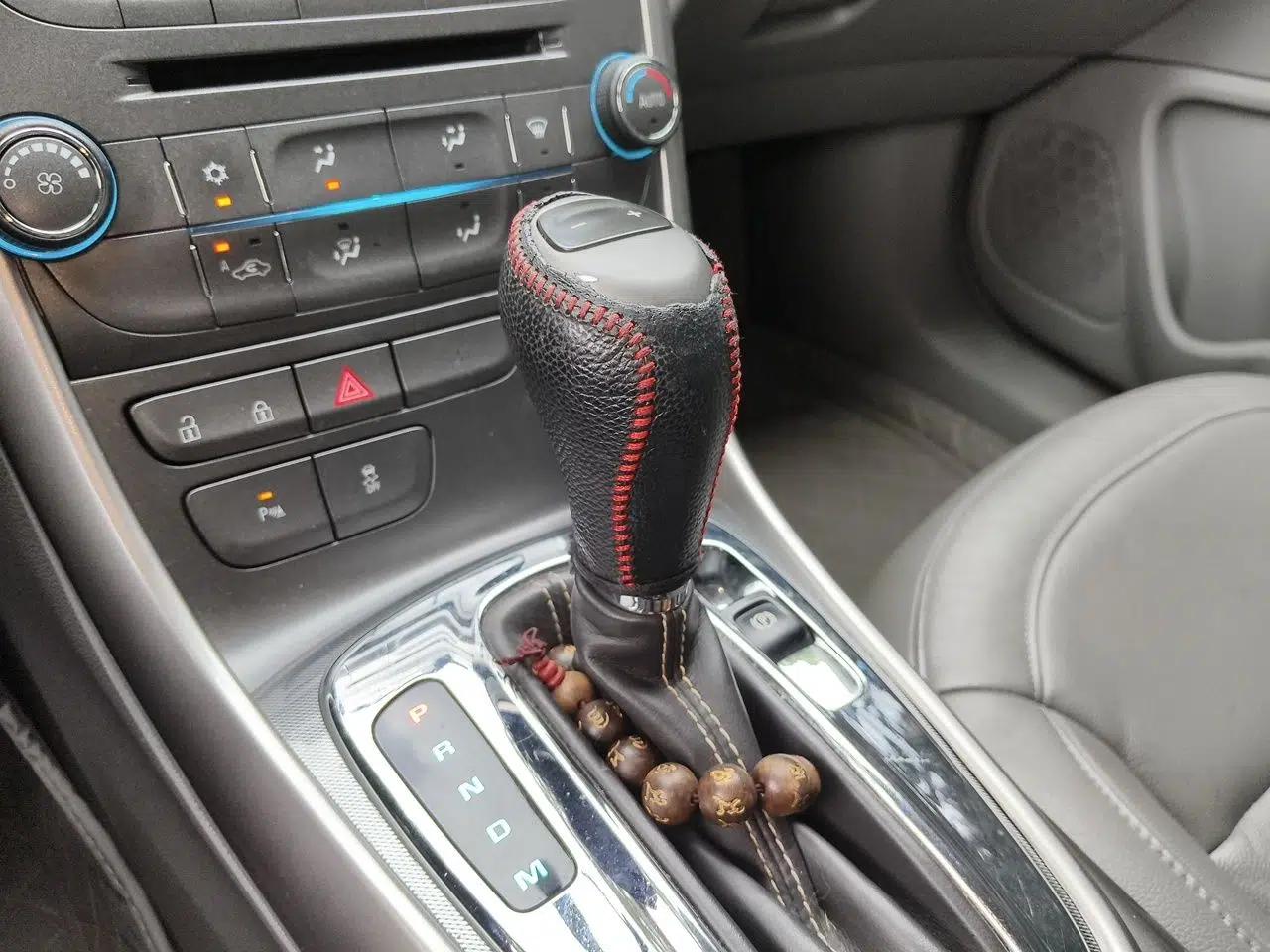 Chevrolet Malibu 2014 2.0L Automatic Luxury Edition — миниатюра 15