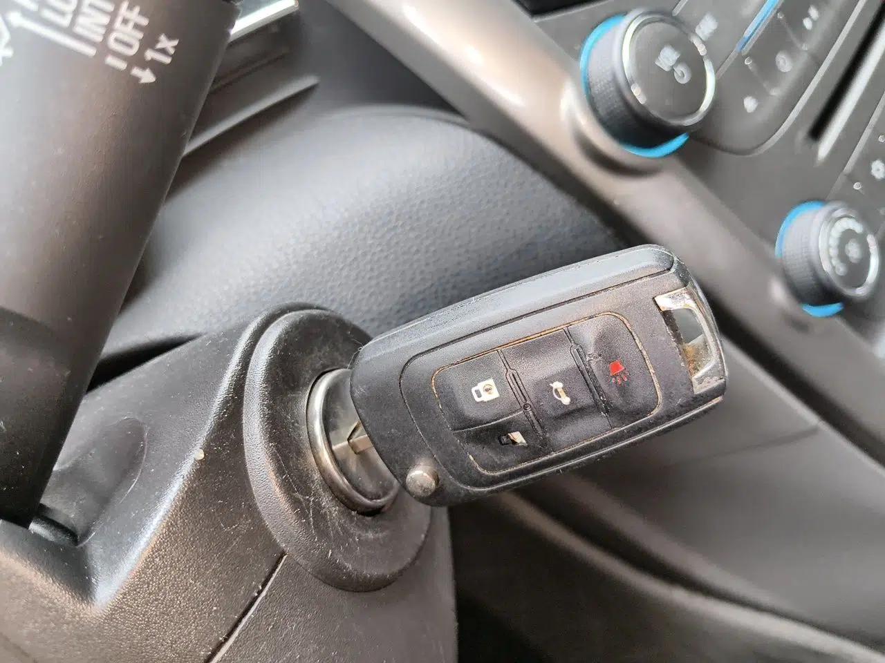 Chevrolet Malibu 2014 2.0L Automatic Luxury Edition — миниатюра 9