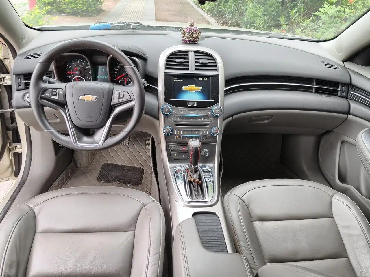 Chevrolet Malibu 2014 2.0L Automatic Luxury Edition — миниатюра 10