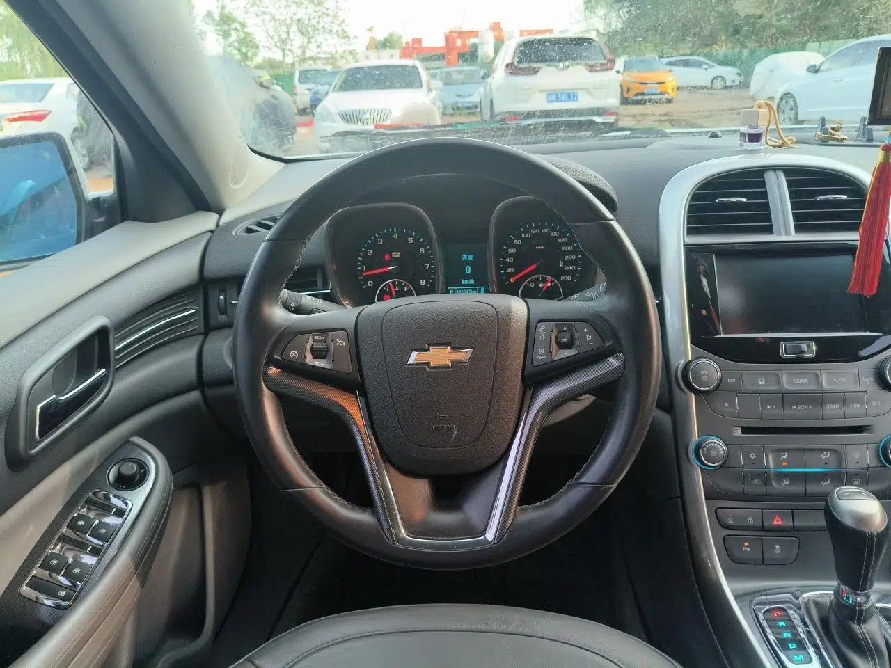 Chevrolet Malibu 2014 2.0L Automatic Luxury Edition — миниатюра 11