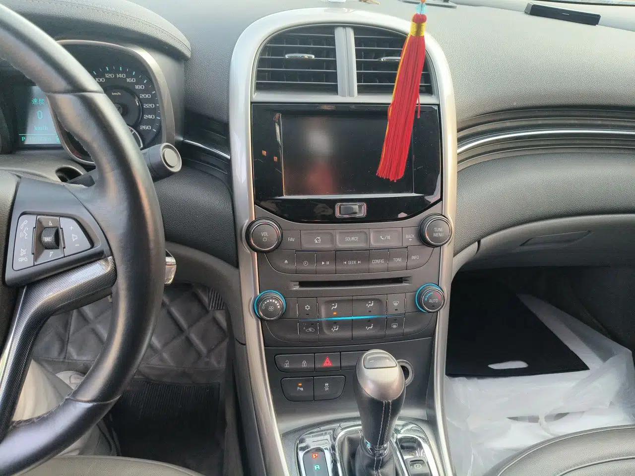 Chevrolet Malibu 2014 2.0L Automatic Luxury Edition — миниатюра 14
