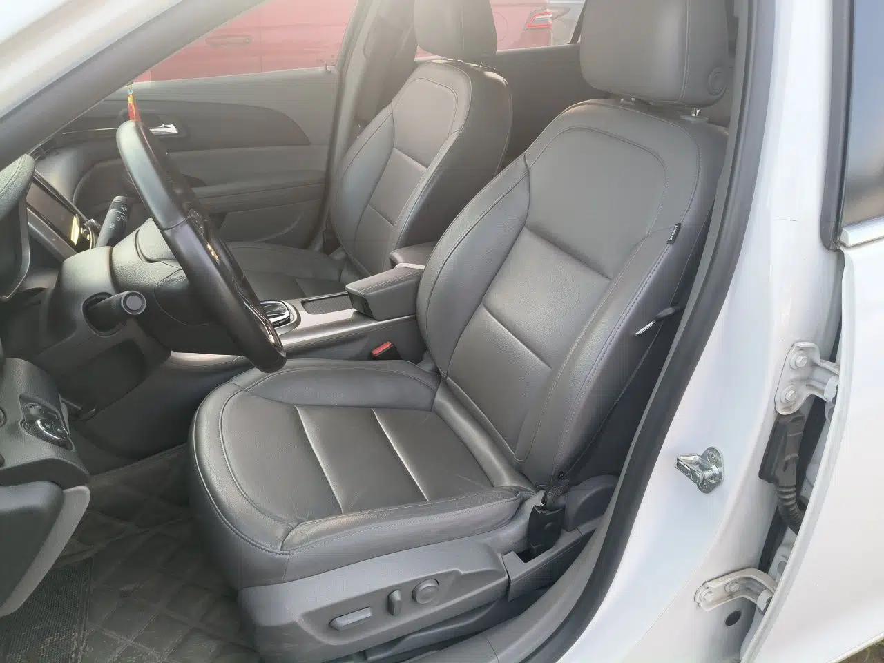 Chevrolet Malibu 2014 2.0L Automatic Luxury Edition — миниатюра 16