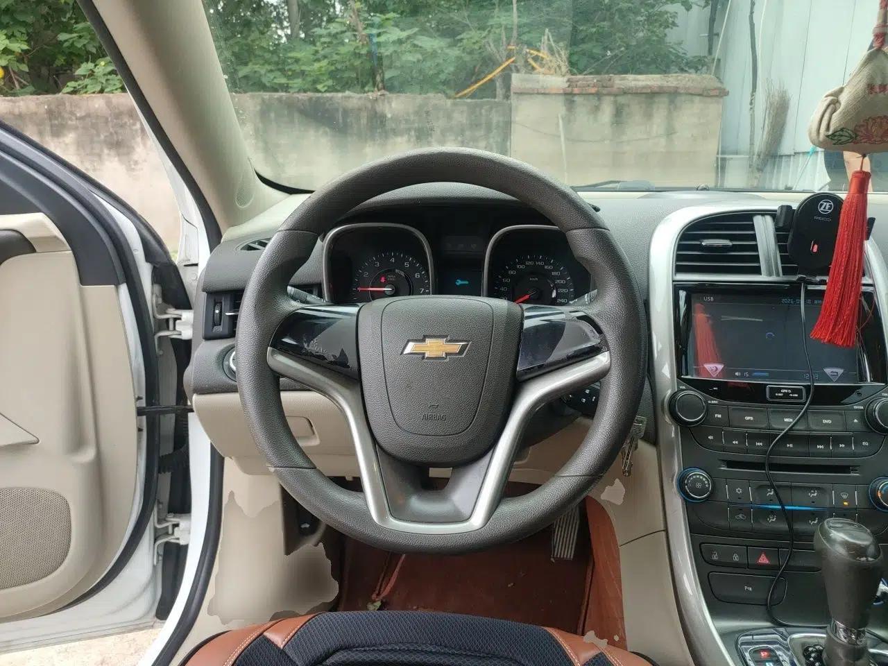 Chevrolet Malibu 2014 2.0L Automatic Comfort Edition — миниатюра 11