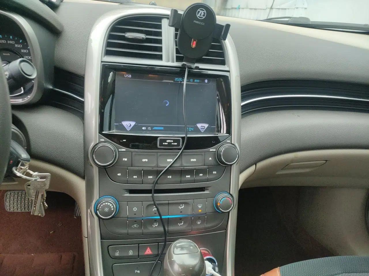 Chevrolet Malibu 2014 2.0L Automatic Comfort Edition — миниатюра 14