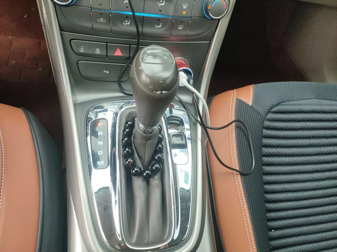 Chevrolet Malibu 2014 2.0L Automatic Comfort Edition — миниатюра 15