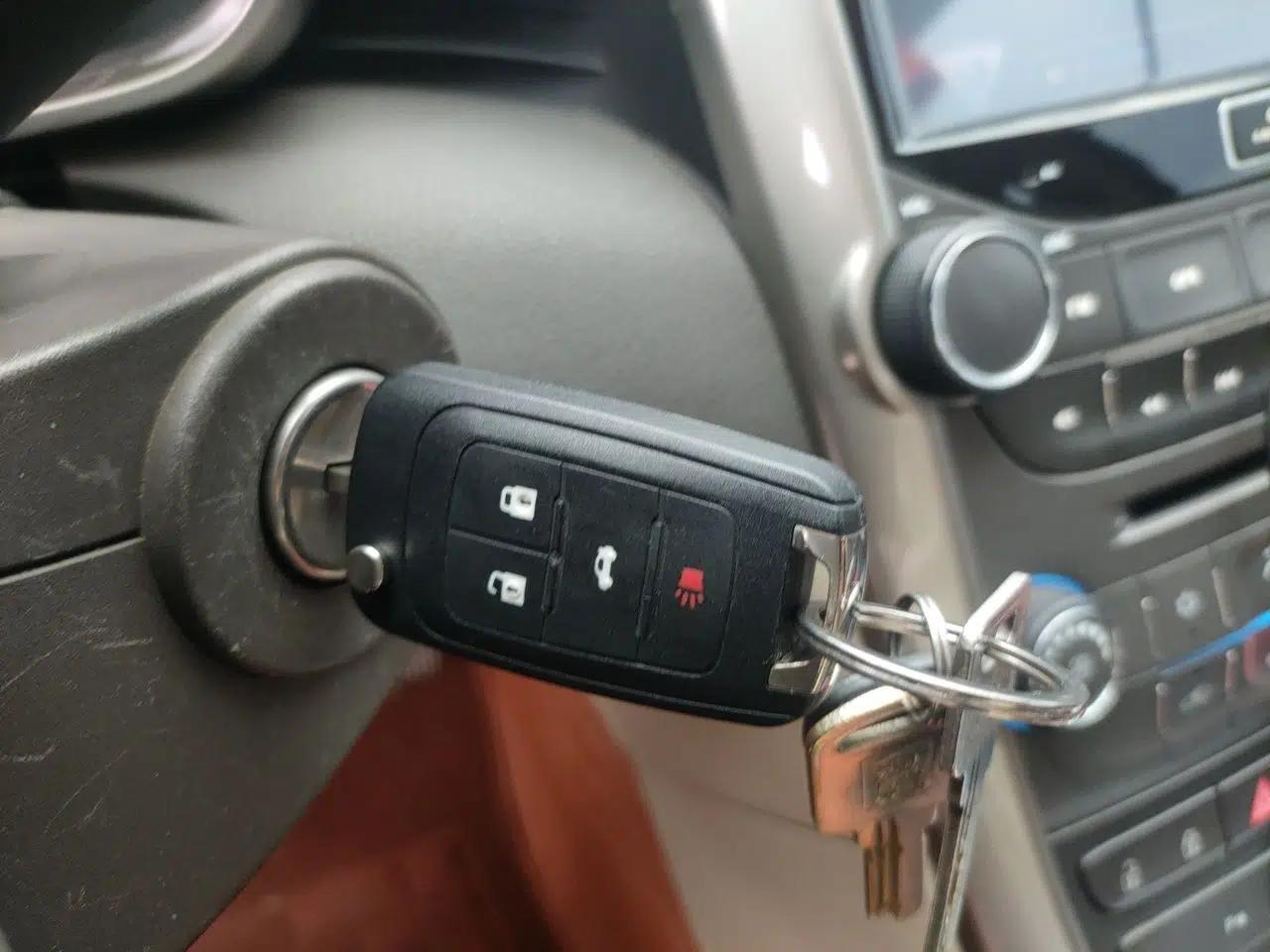 Chevrolet Malibu 2014 2.0L Automatic Comfort Edition — миниатюра 9