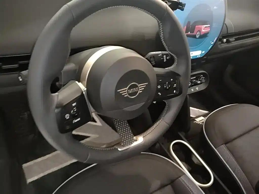 2024 Electric MINI Cooper (456km/h) - Classic Style — миниатюра 11