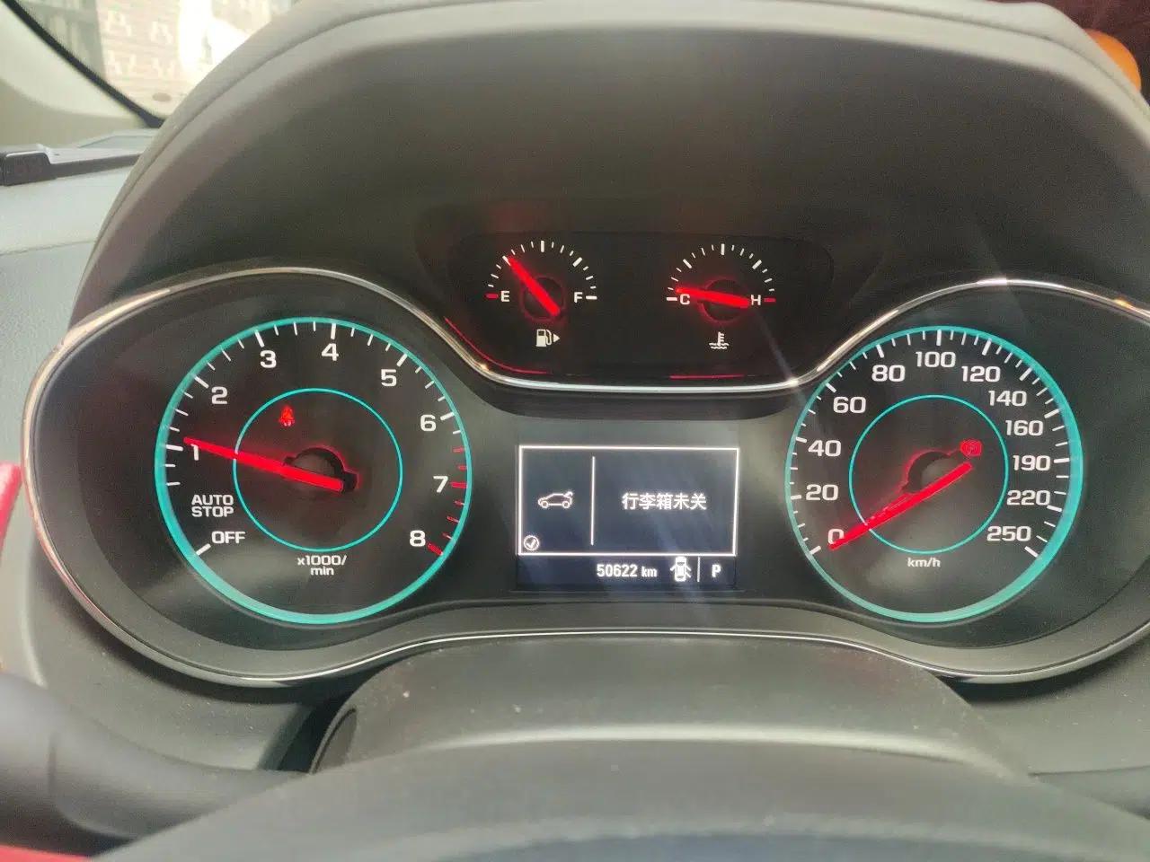 Chevrolet Cruze 2017 1.5L Automatic Pioneer Sunroof Edition — миниатюра 12