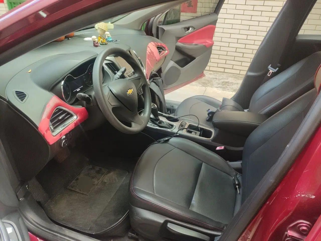Chevrolet Cruze 2017 1.5L Automatic Pioneer Sunroof Edition — миниатюра 17