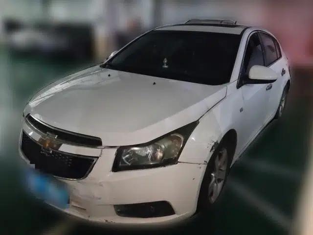 Chevrolet Cruze 2013 Hatchback 1.6L Manual Luxury Model