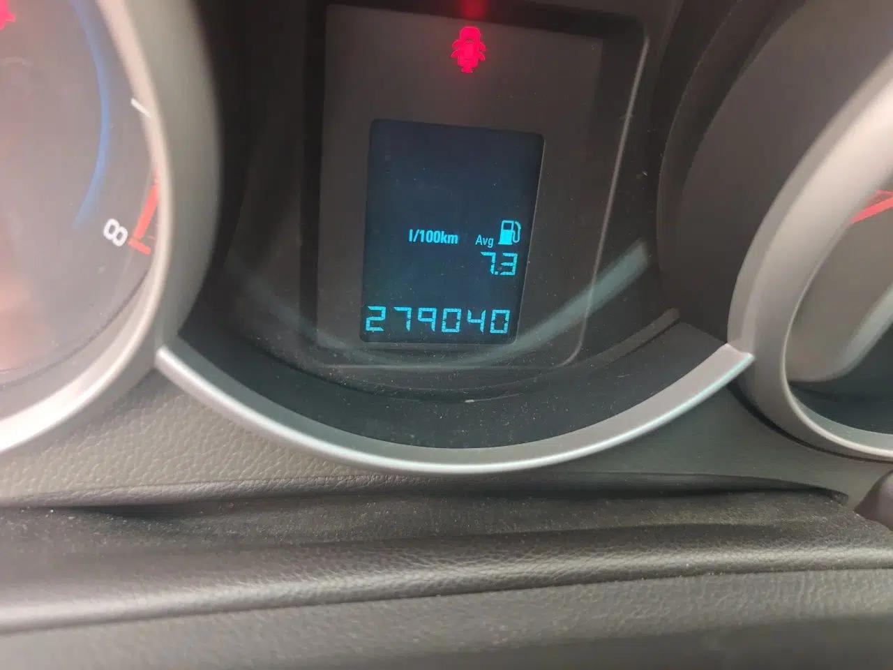 Chevrolet Cruze 2011 1.6L SL MT — миниатюра 13