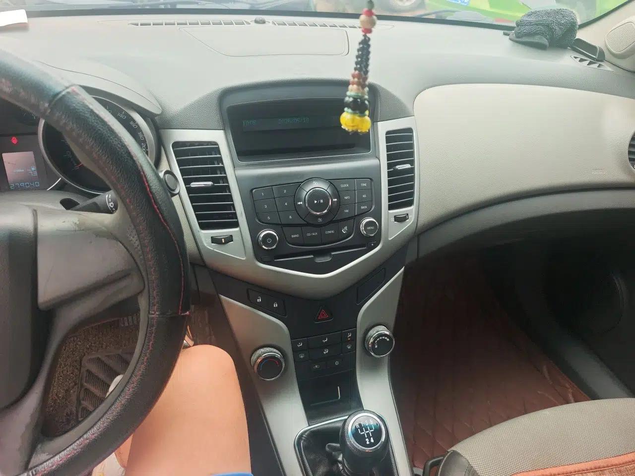 Chevrolet Cruze 2011 1.6L SL MT — миниатюра 14