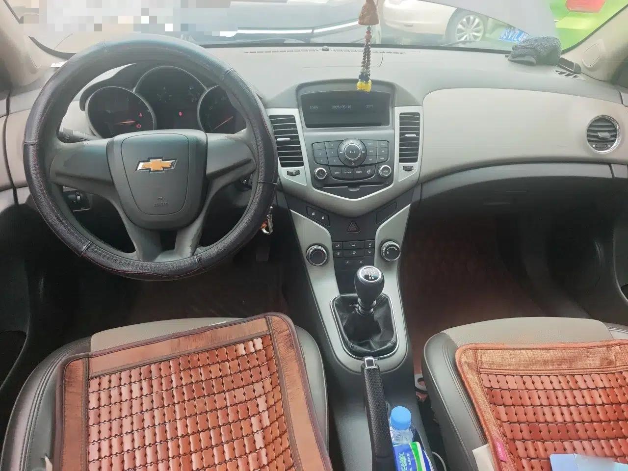 Chevrolet Cruze 2011 1.6L SL MT — миниатюра 10