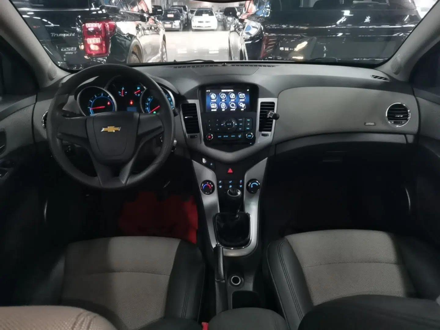 Chevrolet Cruze 2014 1.6L SL Millionth Anniversary Edition MT — миниатюра 13
