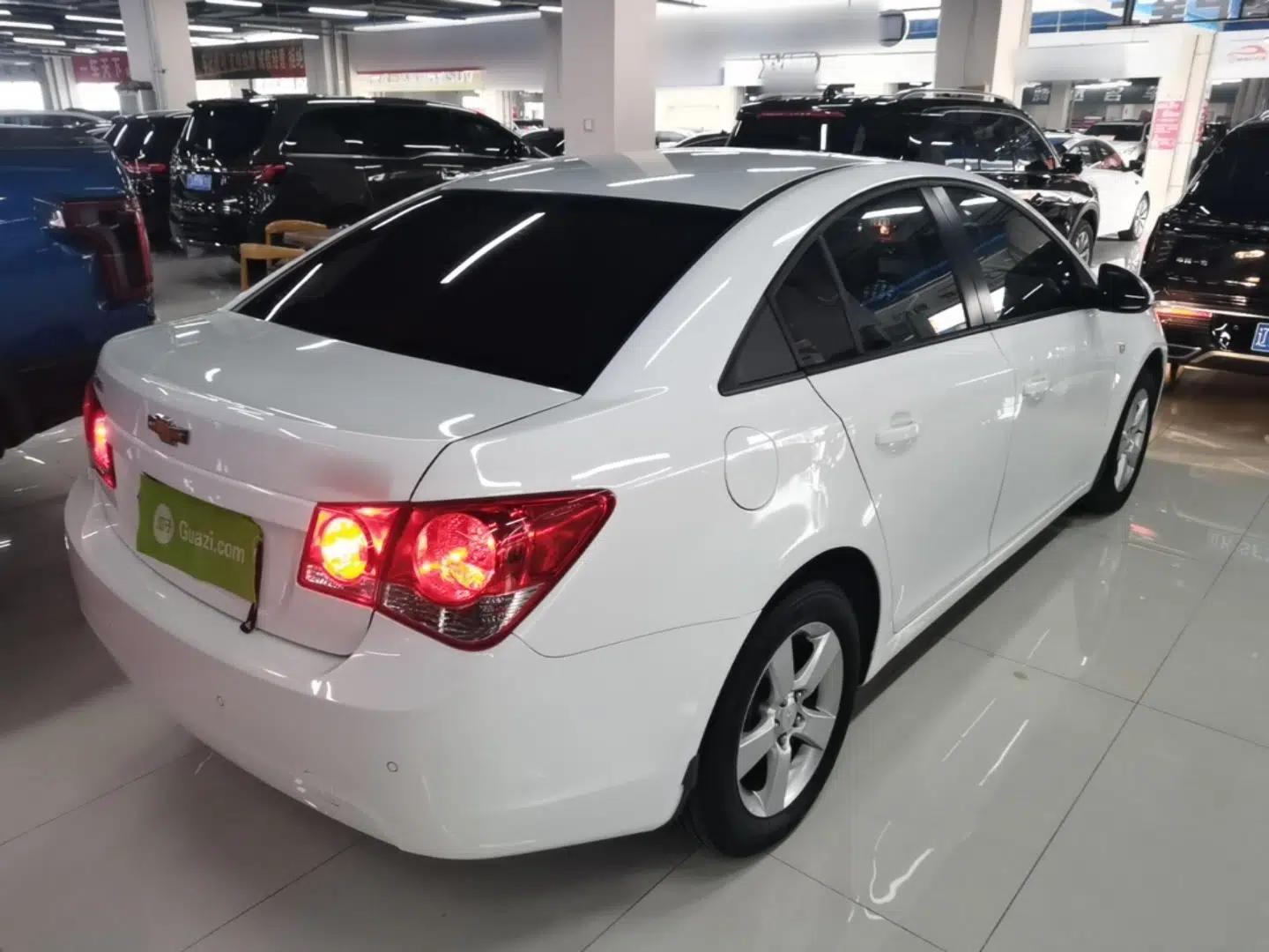 Chevrolet Cruze 2014 1.6L SL Millionth Anniversary Edition MT — миниатюра 6