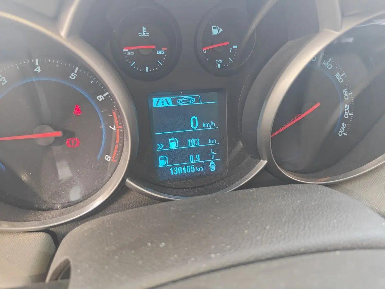 Chevrolet Cruze 2015 1.5L Classic SE MT — миниатюра 13