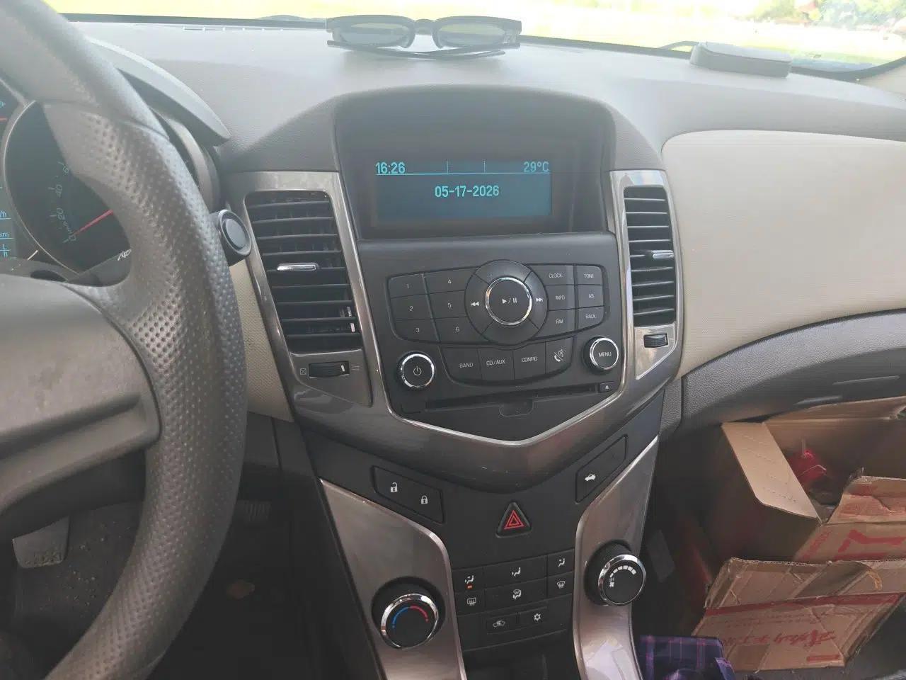 Chevrolet Cruze 2015 1.5L Classic SE MT — миниатюра 14