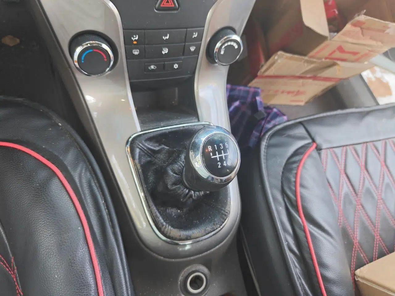 Chevrolet Cruze 2015 1.5L Classic SE MT — миниатюра 15