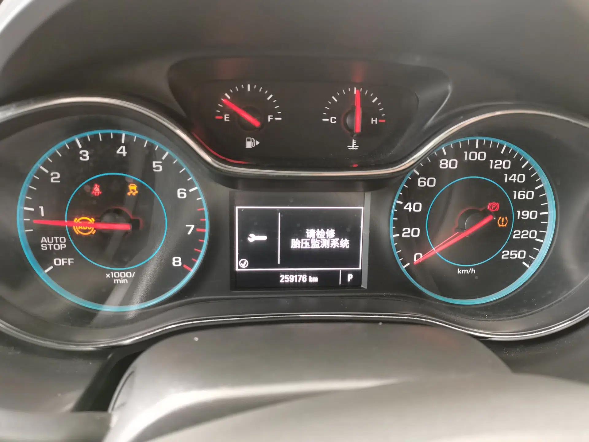 Chevrolet Cruze 2018 320 Automatic Pioneer Sunroof Edition — миниатюра 12