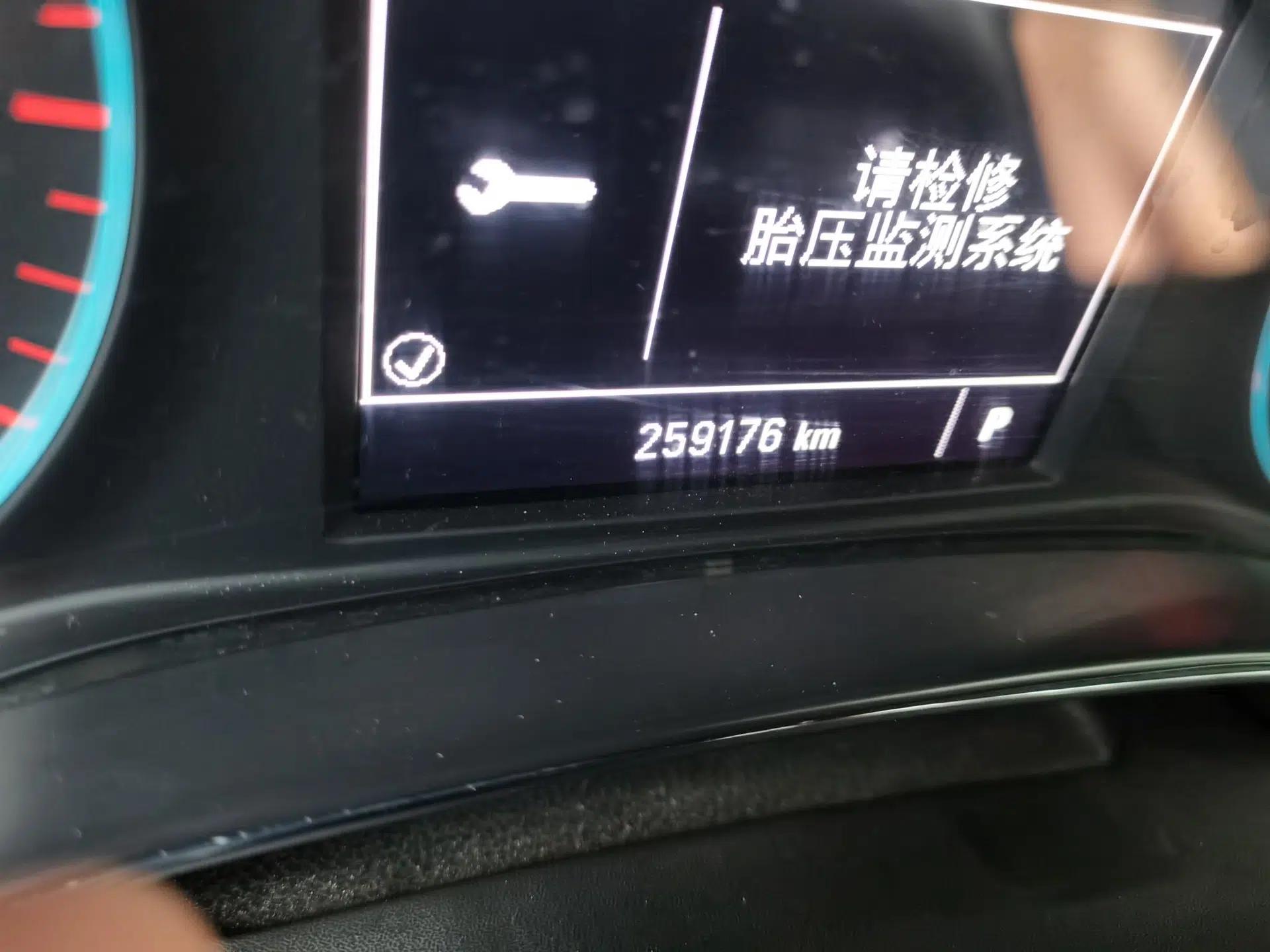 Chevrolet Cruze 2018 320 Automatic Pioneer Sunroof Edition — миниатюра 13