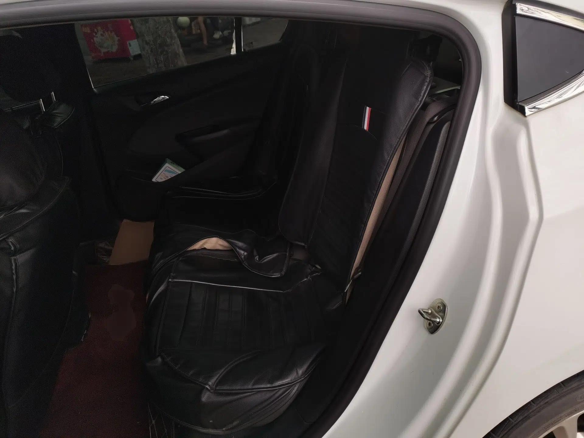 Chevrolet Cruze 2018 320 Automatic Pioneer Sunroof Edition — миниатюра 18