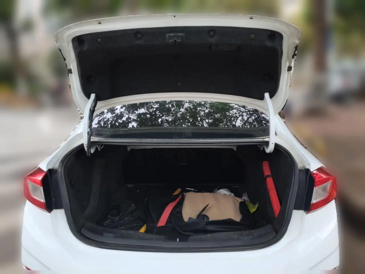 Chevrolet Cruze 2018 320 Automatic Pioneer Sunroof Edition — миниатюра 20