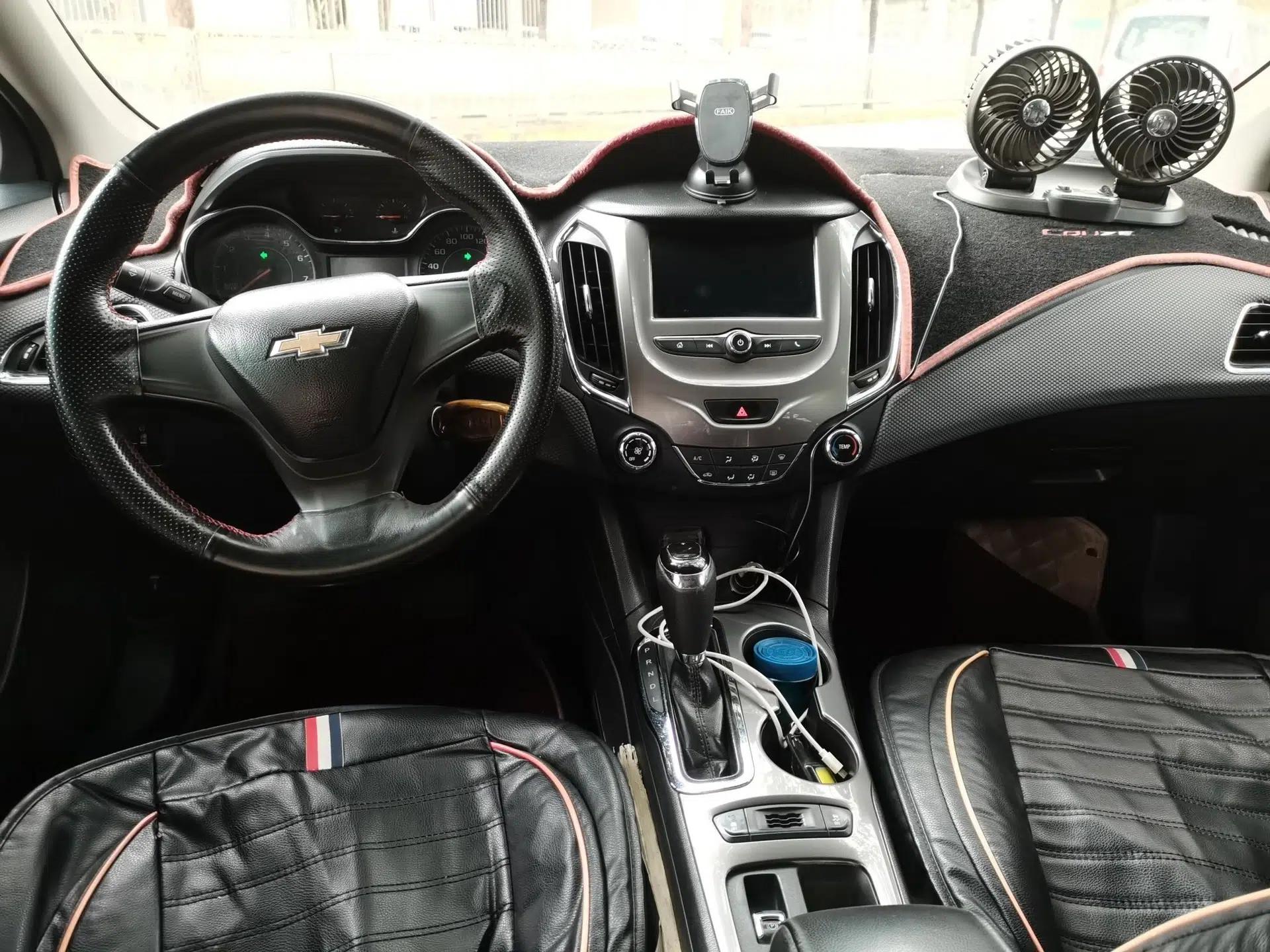 Chevrolet Cruze 2018 320 Automatic Pioneer Sunroof Edition — миниатюра 10