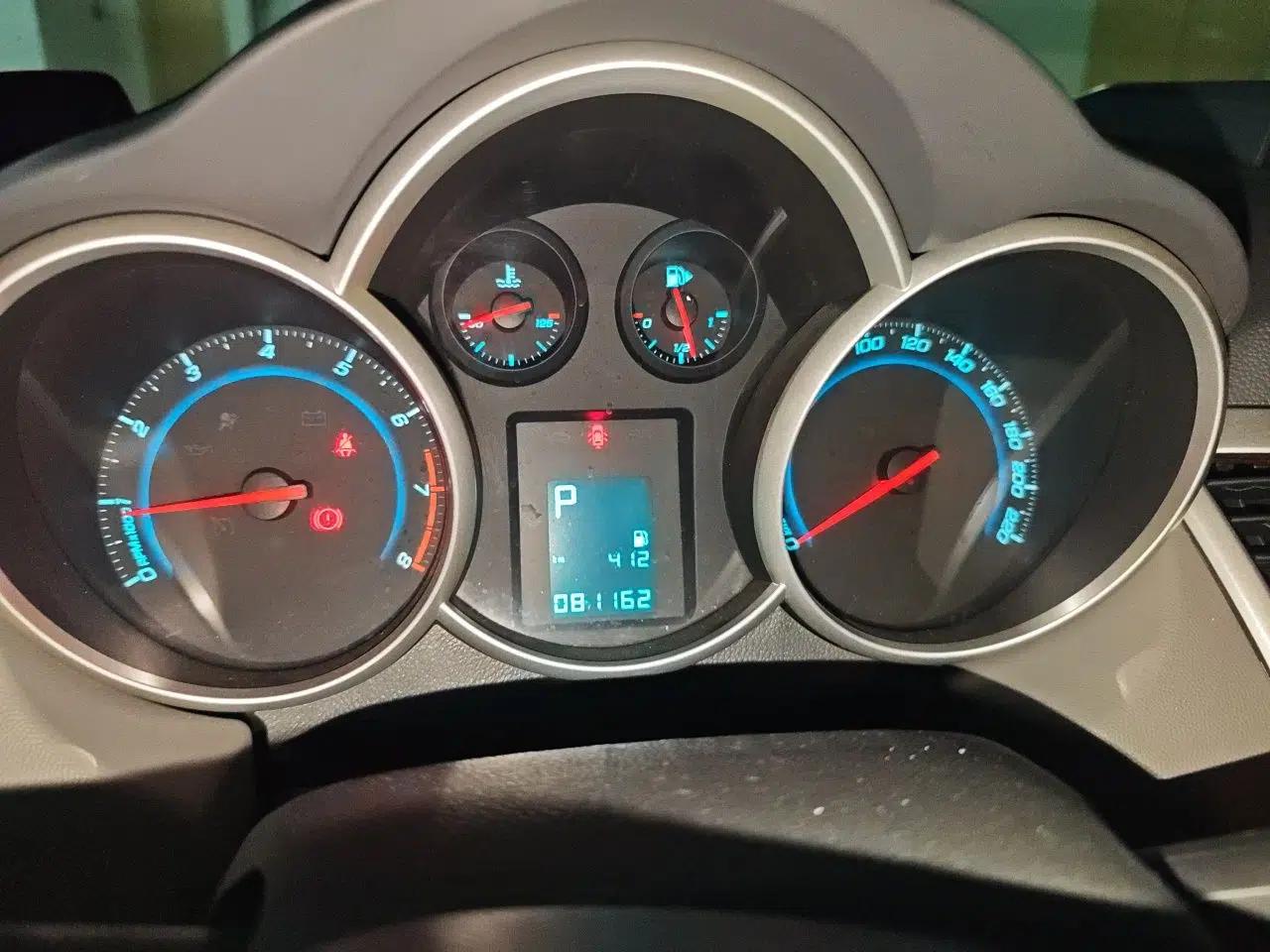 Chevrolet Cruze 2013 1.6L SL Grand Edition Automatic — миниатюра 12
