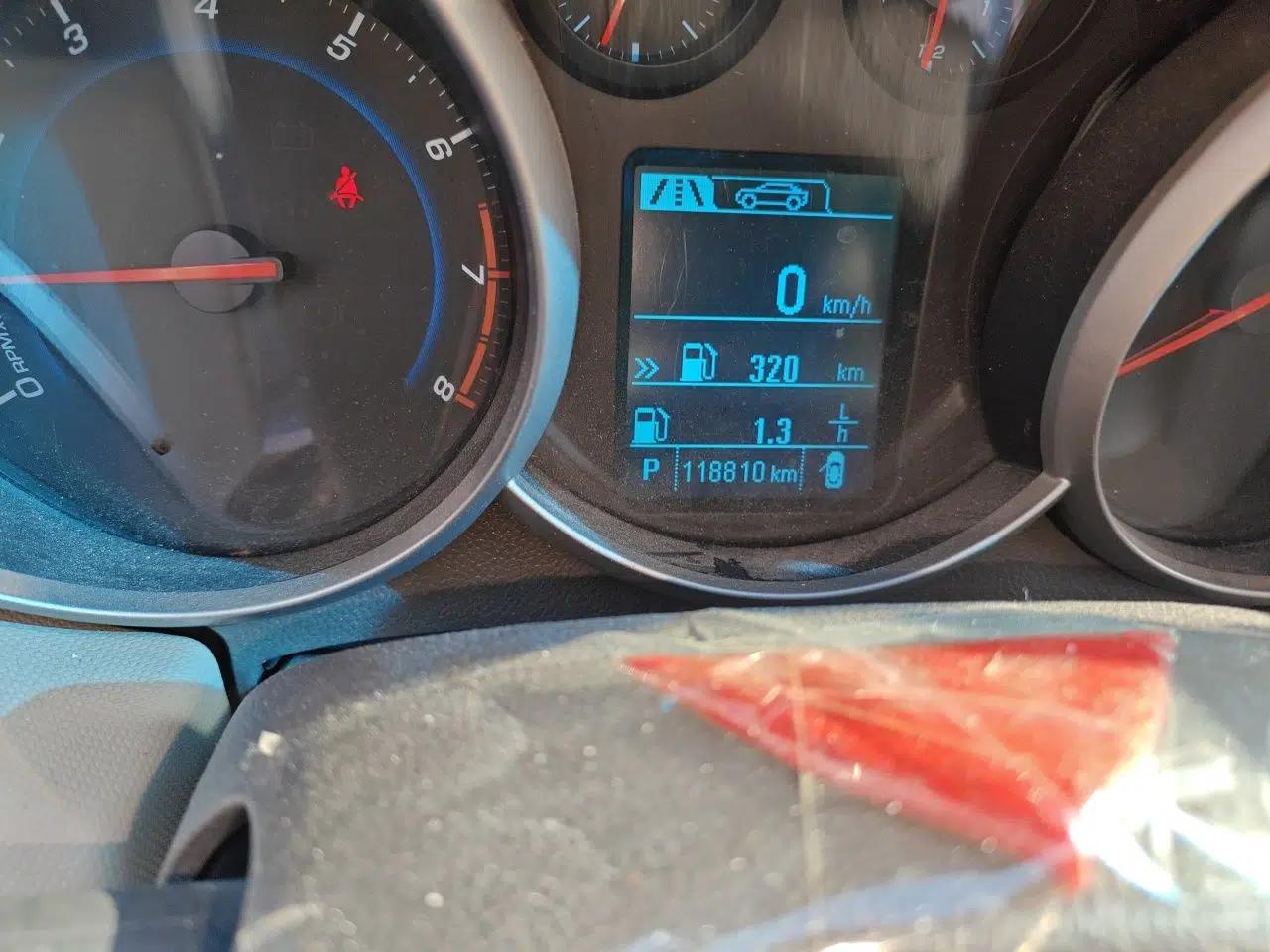 Chevrolet Cruze 2015 1.5L Classic SE AT — миниатюра 13