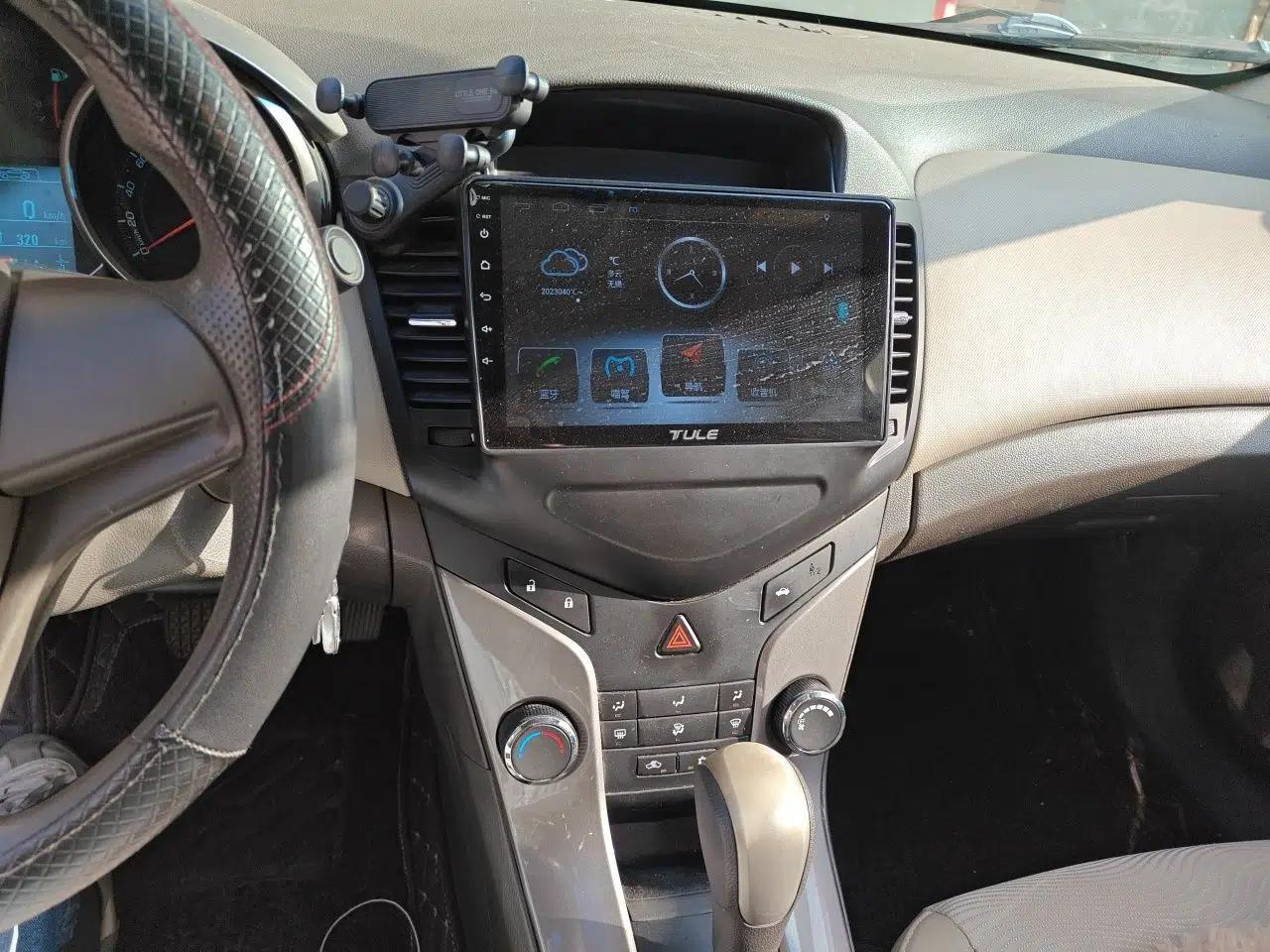 Chevrolet Cruze 2015 1.5L Classic SE AT — миниатюра 14