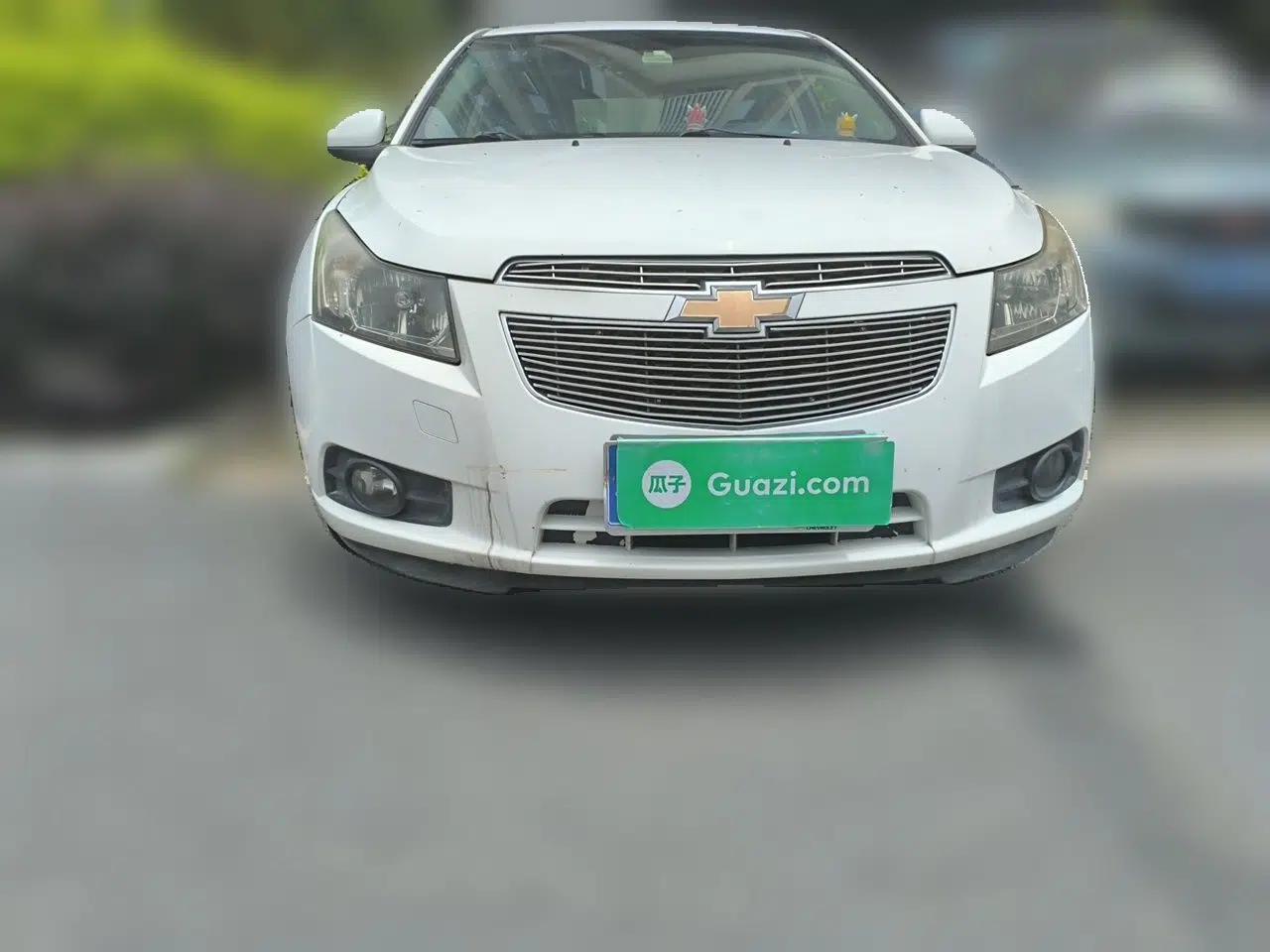 Chevrolet Cruze 2015 Hatchback 1.6L Automatic Comfort Edition — миниатюра 2