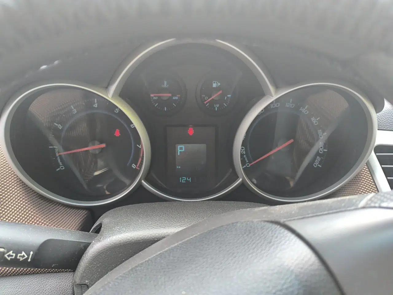 Chevrolet Cruze 2015 Hatchback 1.6L Automatic Comfort Edition — миниатюра 12