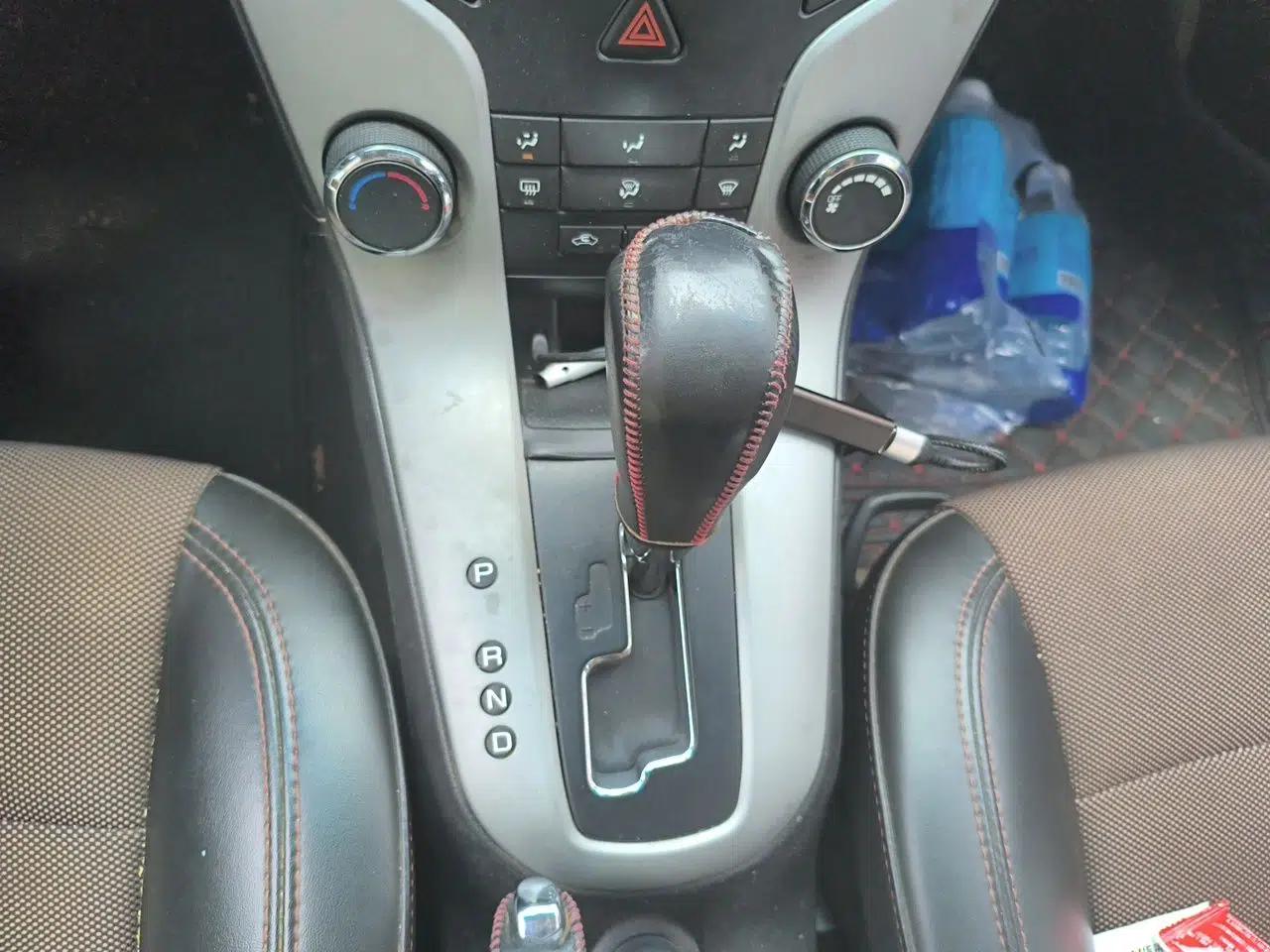 Chevrolet Cruze 2015 Hatchback 1.6L Automatic Comfort Edition — миниатюра 15