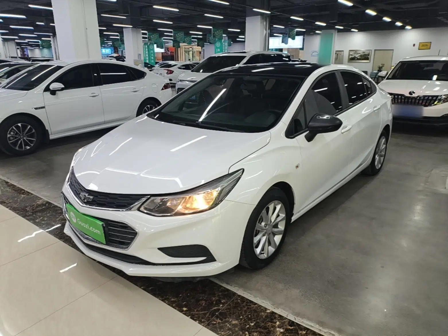 Chevrolet Cruze 2017 1.5L Automatic Pioneer Sunroof Edition — миниатюра 1