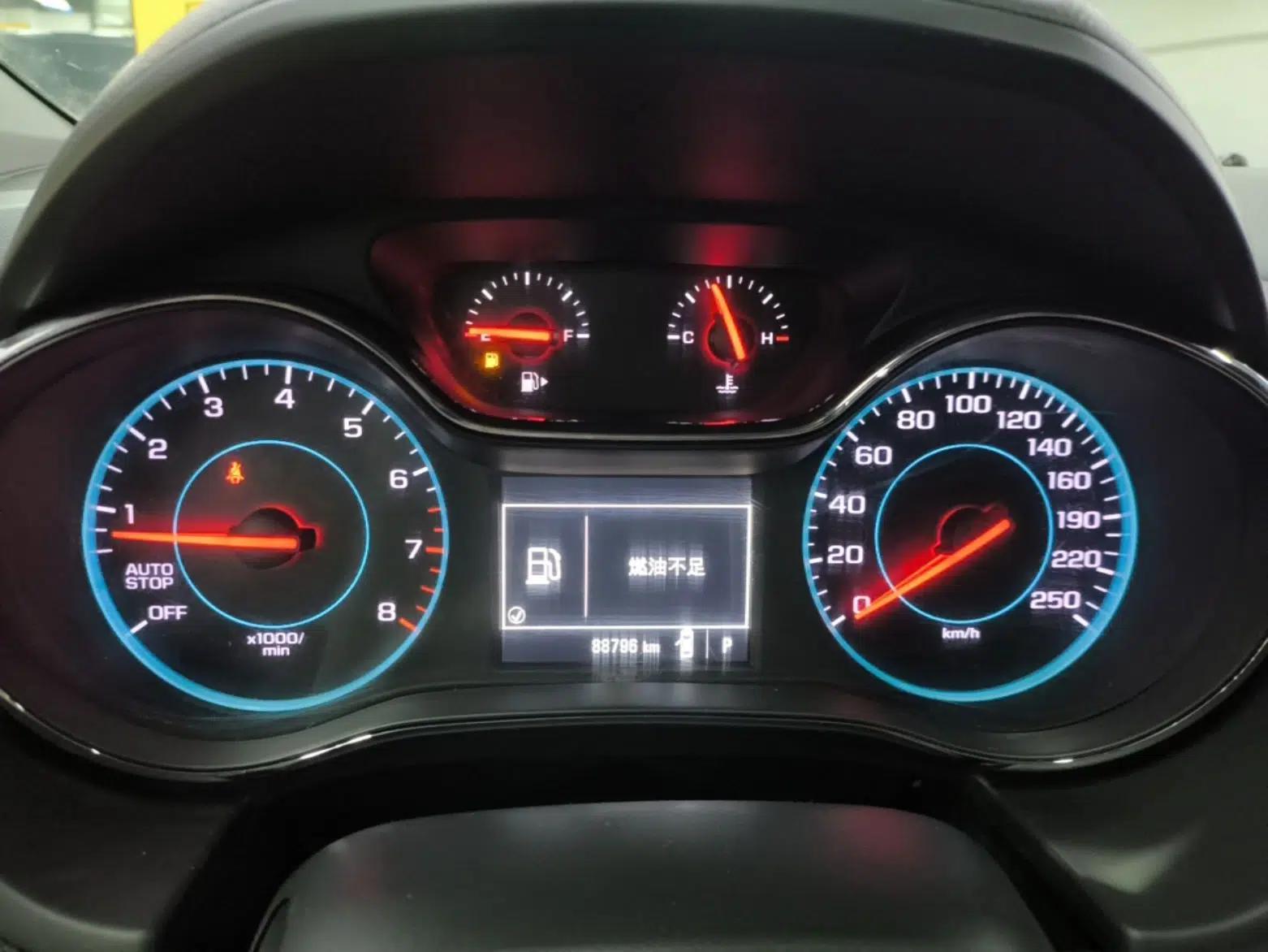 Chevrolet Cruze 2017 1.5L Automatic Pioneer Sunroof Edition — миниатюра 15