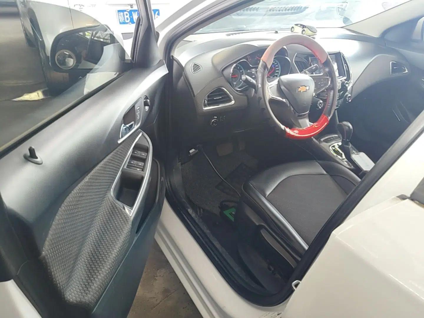 Chevrolet Cruze 2016 1.5L Automatic Luxury Edition — миниатюра 19
