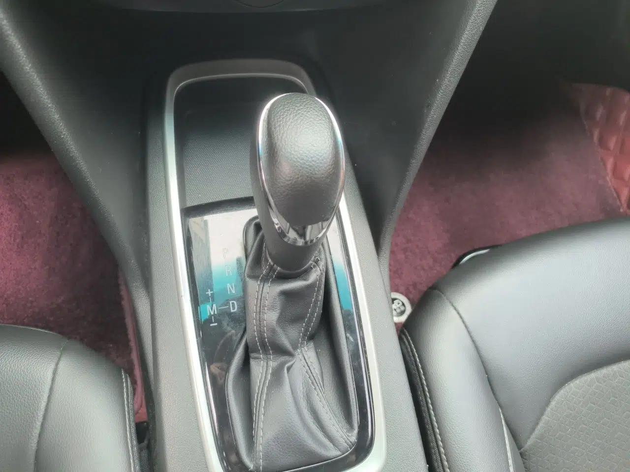 Chevrolet Cavalier 2016 1.5L Automatic Xinyue Edition — миниатюра 15