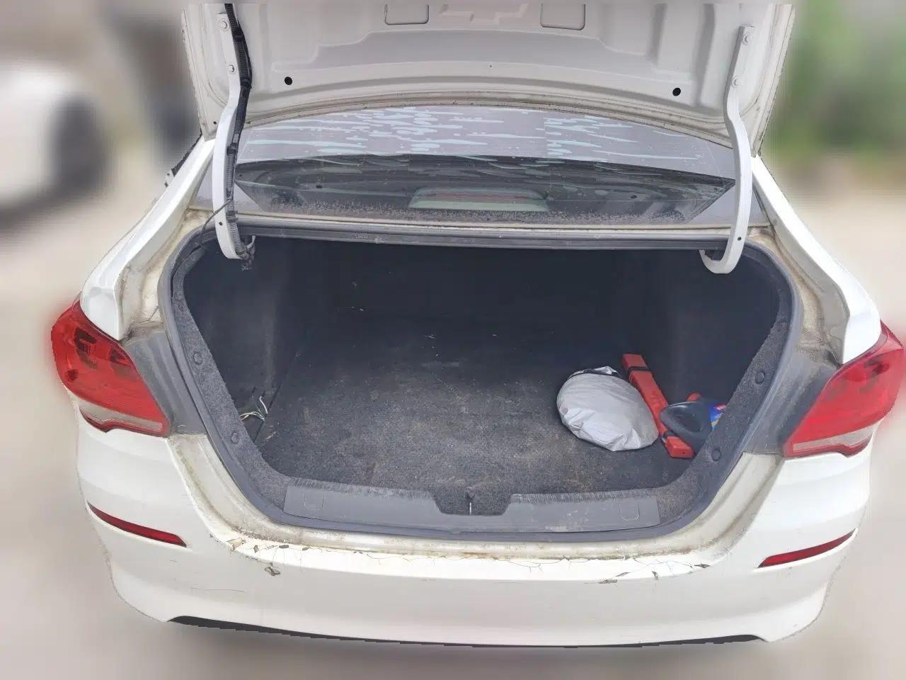 Chevrolet Cavalier 2016 1.5L Automatic Enjoyment Edition — миниатюра 20