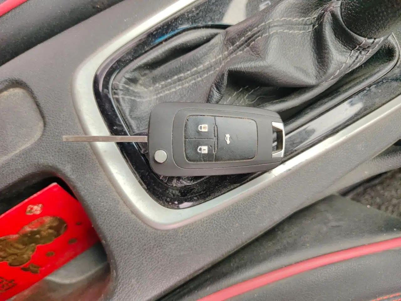 Chevrolet Cavalier 2016 1.5L Automatic Enjoyment Edition — миниатюра 9