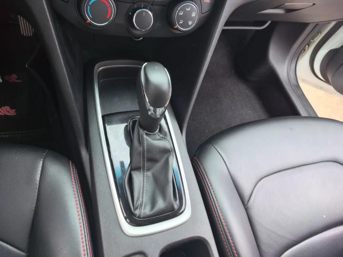 Chevrolet Cavalier 2019 320 Automatic Enjoyment with Sunroof — миниатюра 17