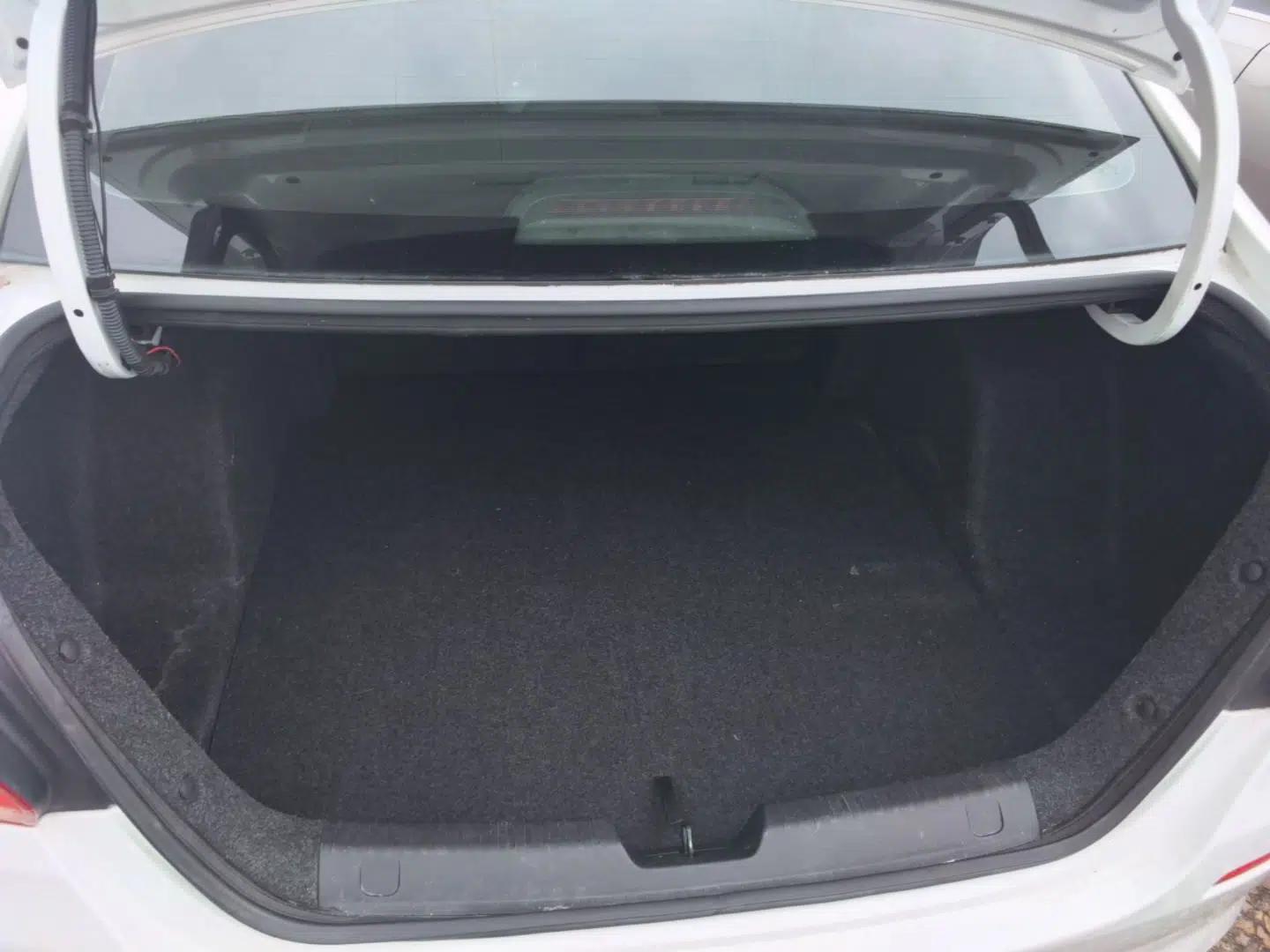 Chevrolet Cavalier 2019 320 Automatic Enjoyment with Sunroof — миниатюра 22