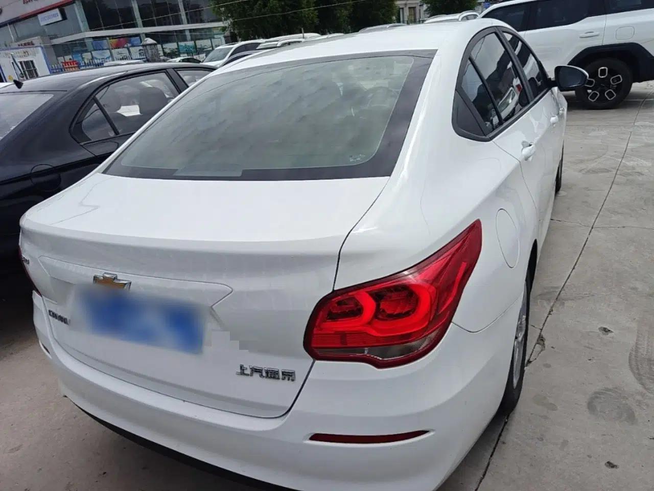 Chevrolet Cavalier 2018 320 Automatic Enjoyment Sunroof Edition — миниатюра 5