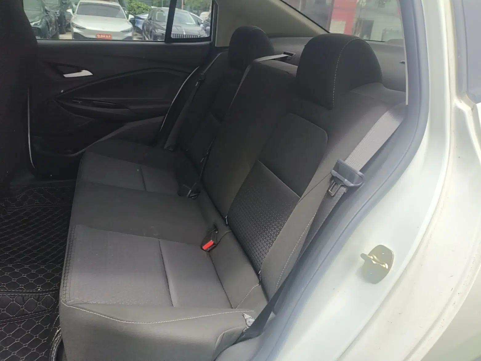Chevrolet Cavalier 2022 325T Automatic Enjoyment Edition — миниатюра 19