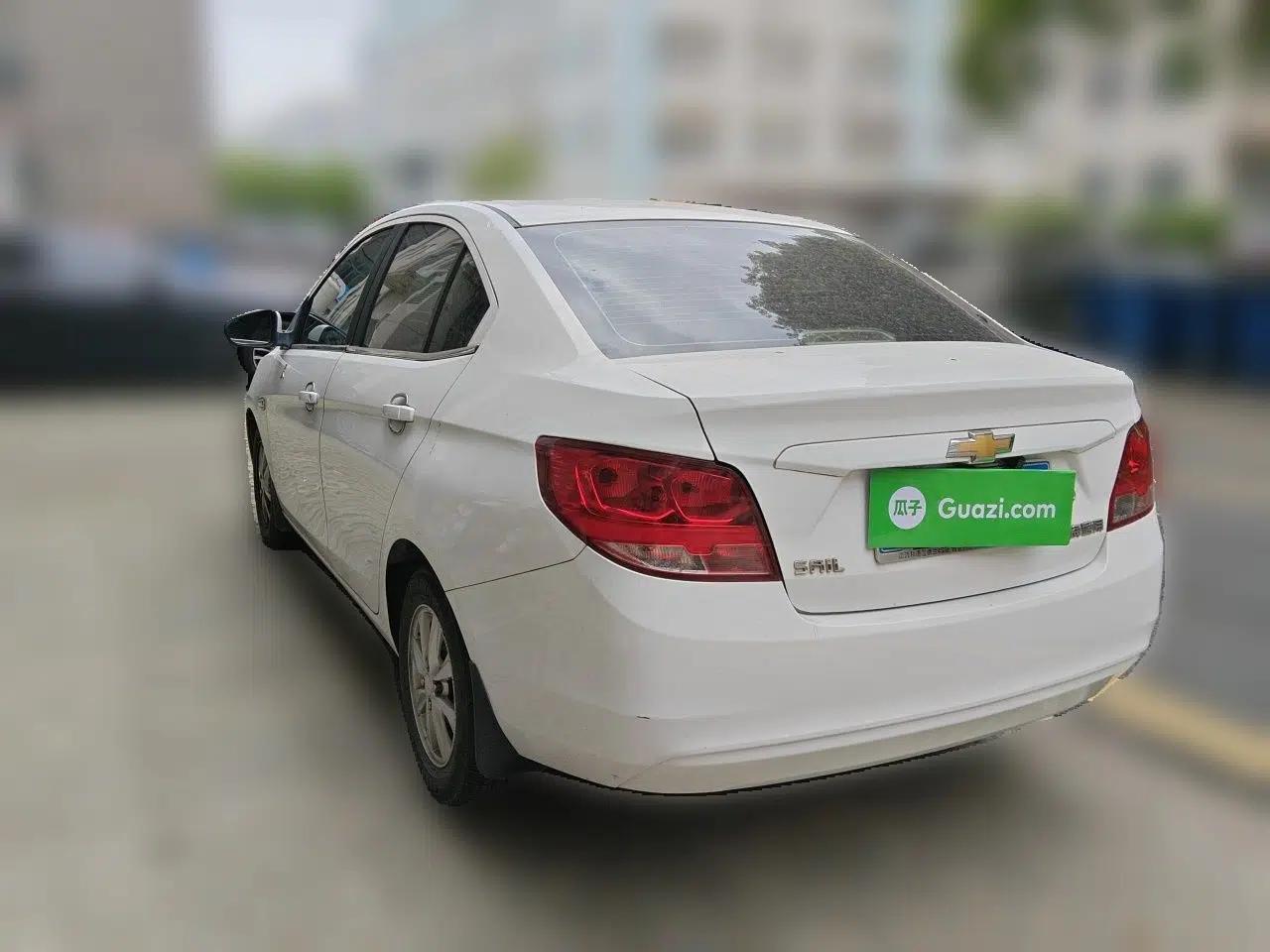 Chevrolet Sail 2015 Sail 3 1.5L Manual with Ideal Sunroof Edition — миниатюра 4